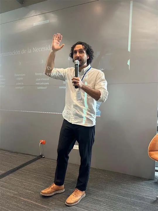 Imagen Esteban Arrubla en capacitación ISAGEN