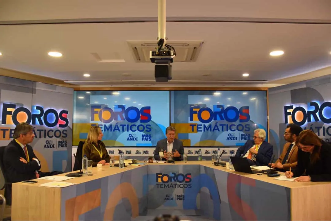 Imagen foro sobre Asamblea Nacional Constituyente